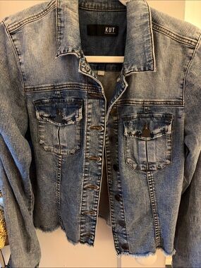 Kut from the Kloth Light Wash Blue Denim Jacket with Raw Hem sz S